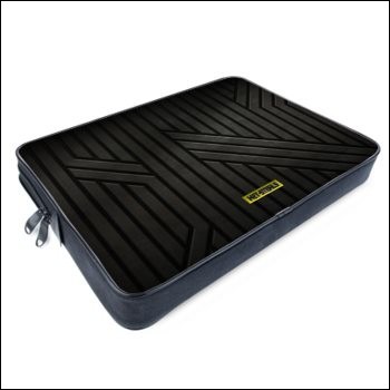 Net-Steals Europe New, 17 inch Laptop bag slip case - Black Lines